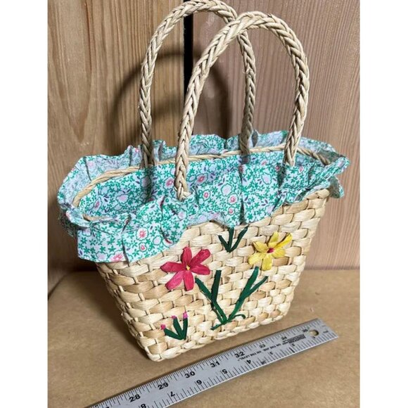 Wicker Purse, Lined, Embroidered Flowers, Little Girls Purse - Picture 4 of 5